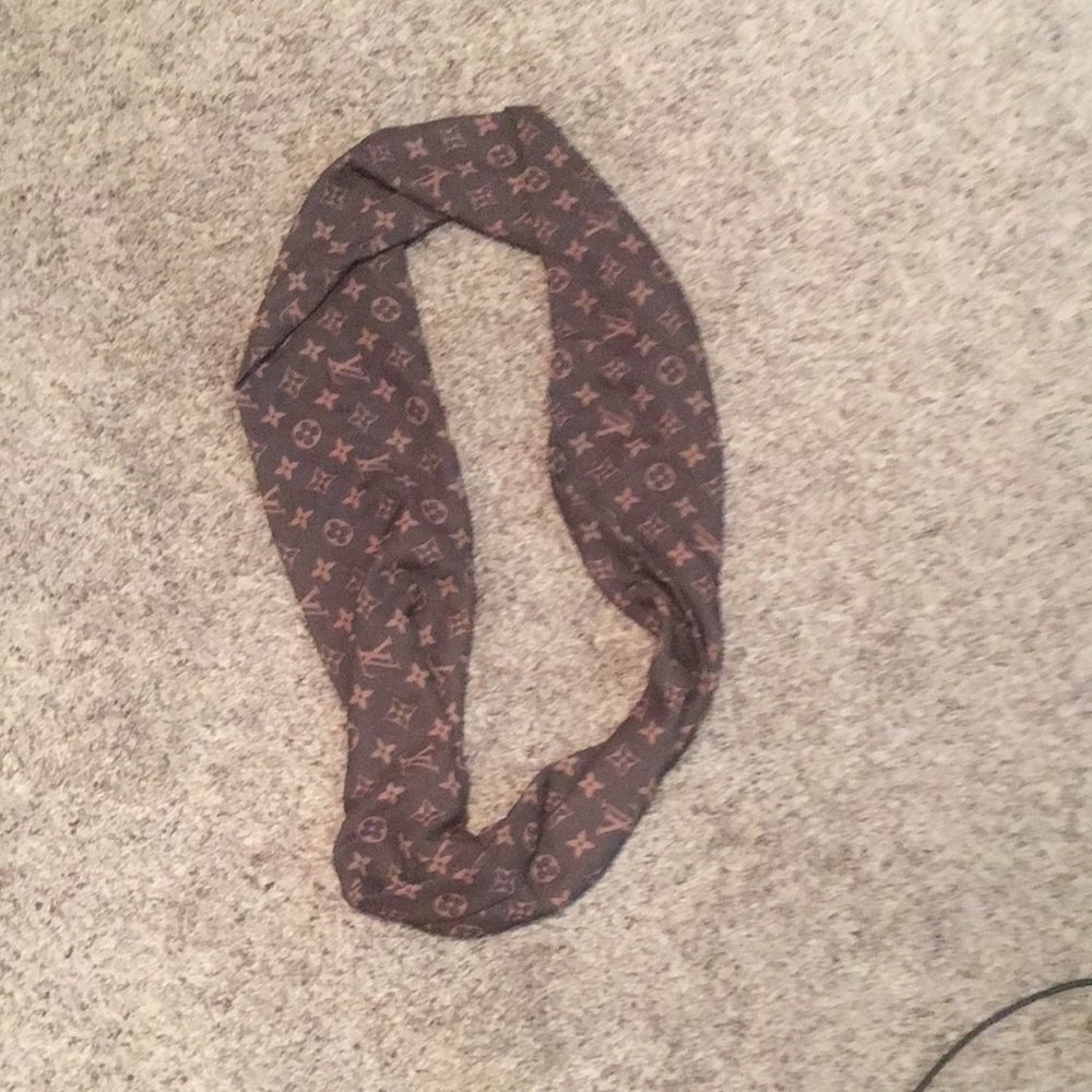 Elegant Brown “infinity” Designer Scarf LV